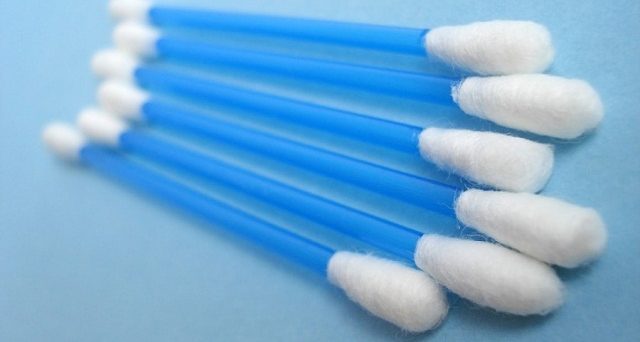 Da primo gennaio 2019 vietati in Italia i cotton fioc con il bastoncino di plastica