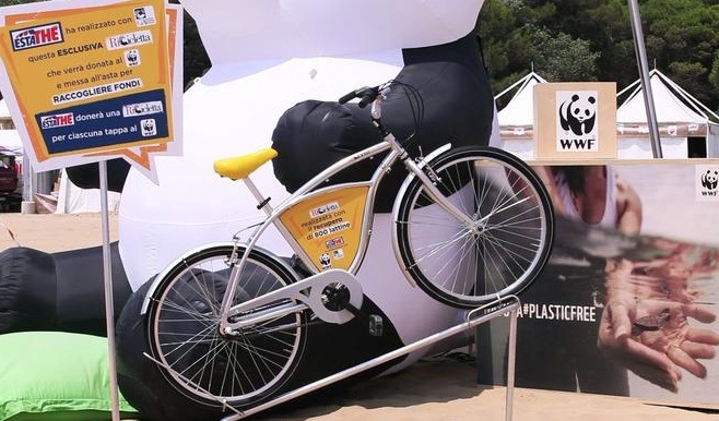 La Ricicletta la bicicletta di alluminio riciclato, realizzata con l'equivalente di 800 lattine presentata anche al Jova Beach Party, Estat