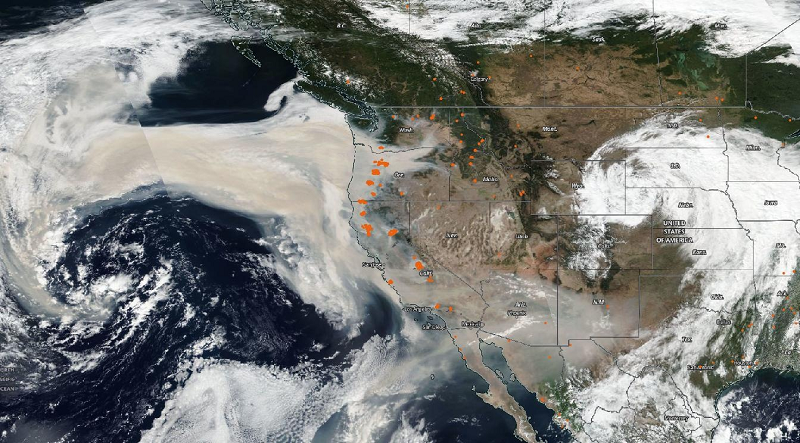 l fumo degli incendi che colpiscono l'ovest degli Stati Uniti si è propagato fino all'Europa.