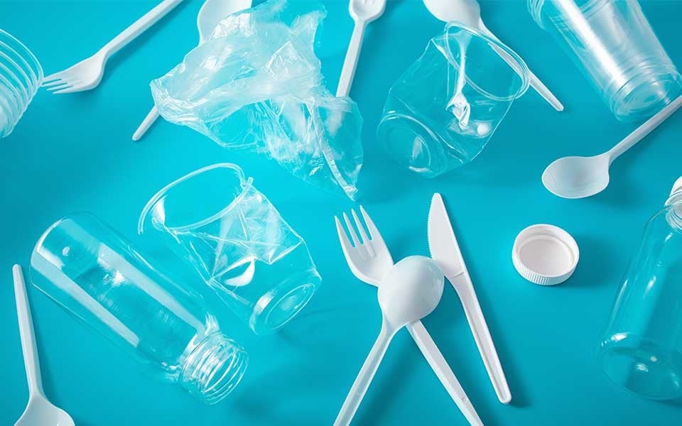 Dal 3 luglio, entra in vigore la Direttiva europea SUP contro l'uso della plastica monouso