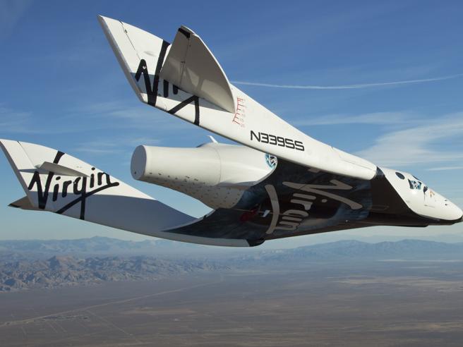 Richard Branson vola nello spazio sulla navicella  della Virgin Galactic