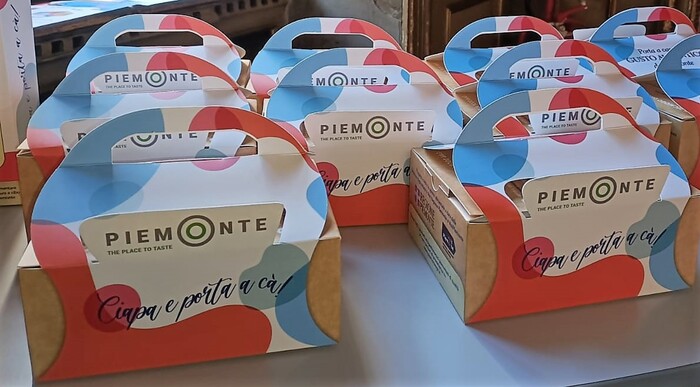 Ciapa e porta a ca!: In Piemonte le food bag e le wine bag per cibo e vino avanzati