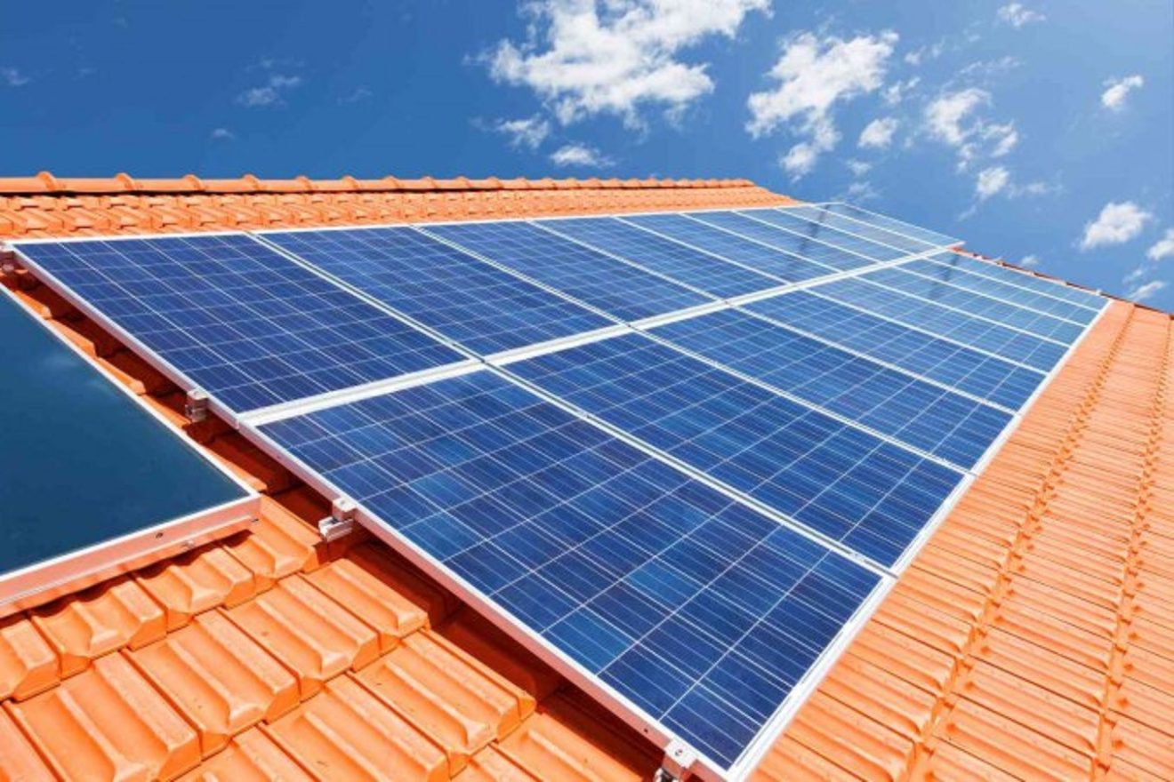 Arriva il Fondo reddito energetico per permettere alle famiglie a basso reddito di installare pannelli solari risparmiare sulla bolletta energetica