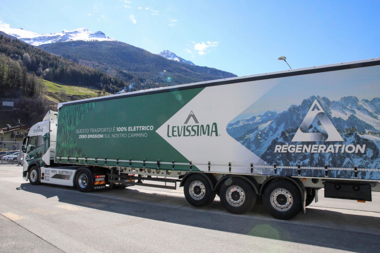 Levissima utilizza il primo truck elettrico per una distribuzione più sostenibile dell’acqua minerale in Italia