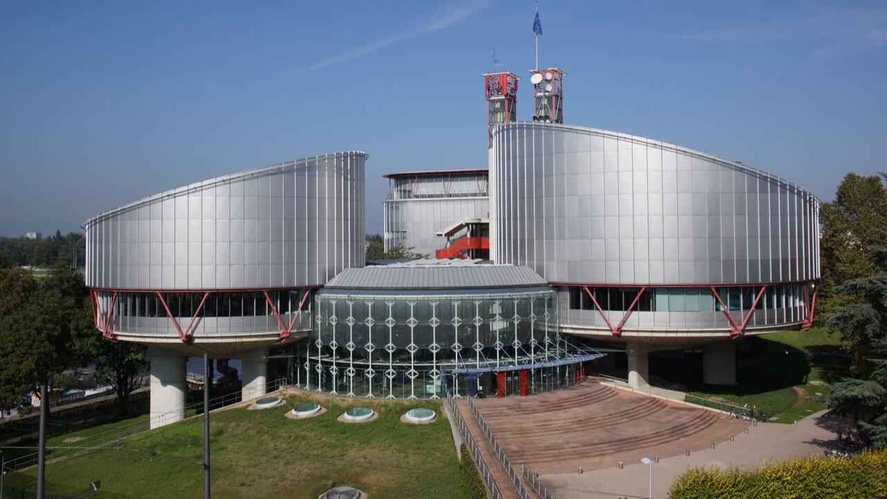 Storica sentenza della Corte Europea di Strasburgo che condanna uno stato per violazione dei diritti umani per non aver fatto abbastanza contro i cambiamenti climatici