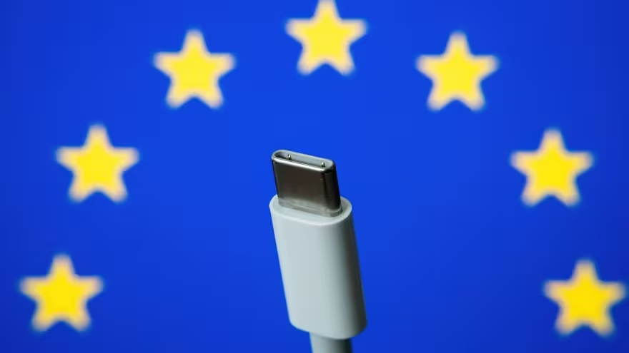 A fine 2024 entra in vigore la direttiva europea sul caricabatterie unico : USB-C diventa lo standard